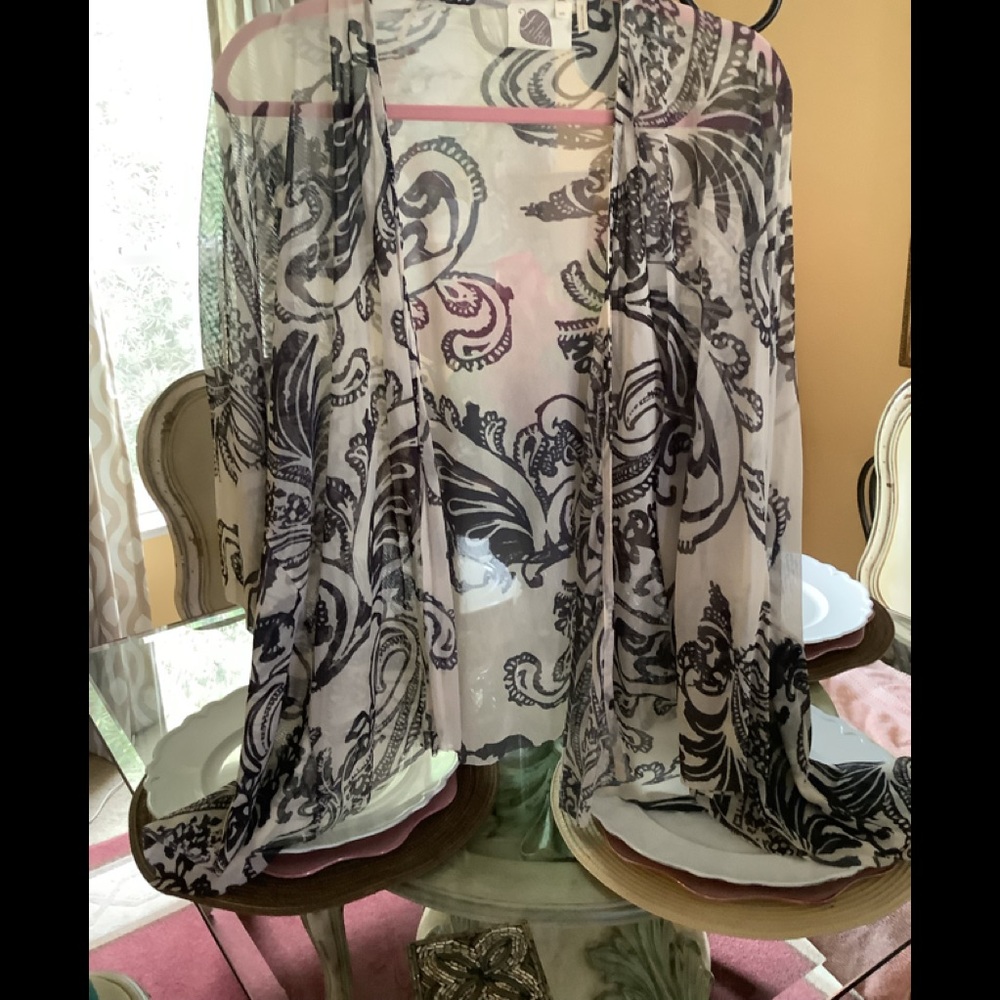 LUKA  sheer jacket/cape bone & black OS nice over anything . Nice sleeves